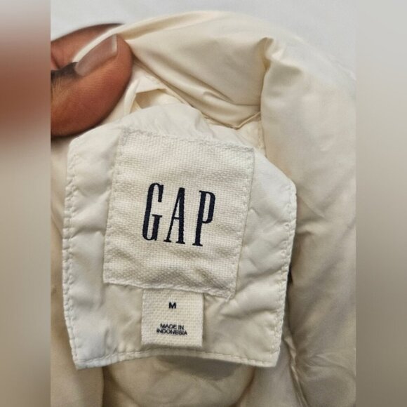 COPY - Gap Puffer Vest. Cream. Size M - Picture 9 of 11